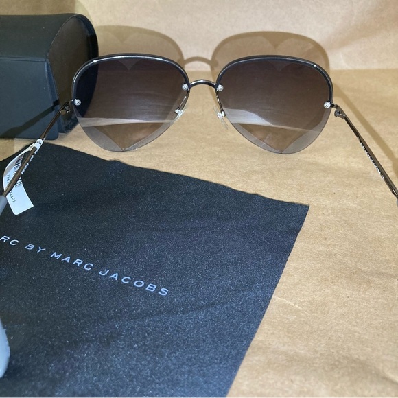 Marc jacobs heart sunglasses main image 11